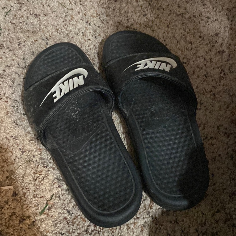 black Nike slides